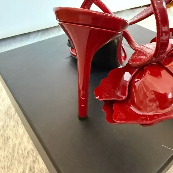 Saint Laurent AMBER FLOWER SANDALS IN PATENT LEATHER 38 - Picture 4 of 4